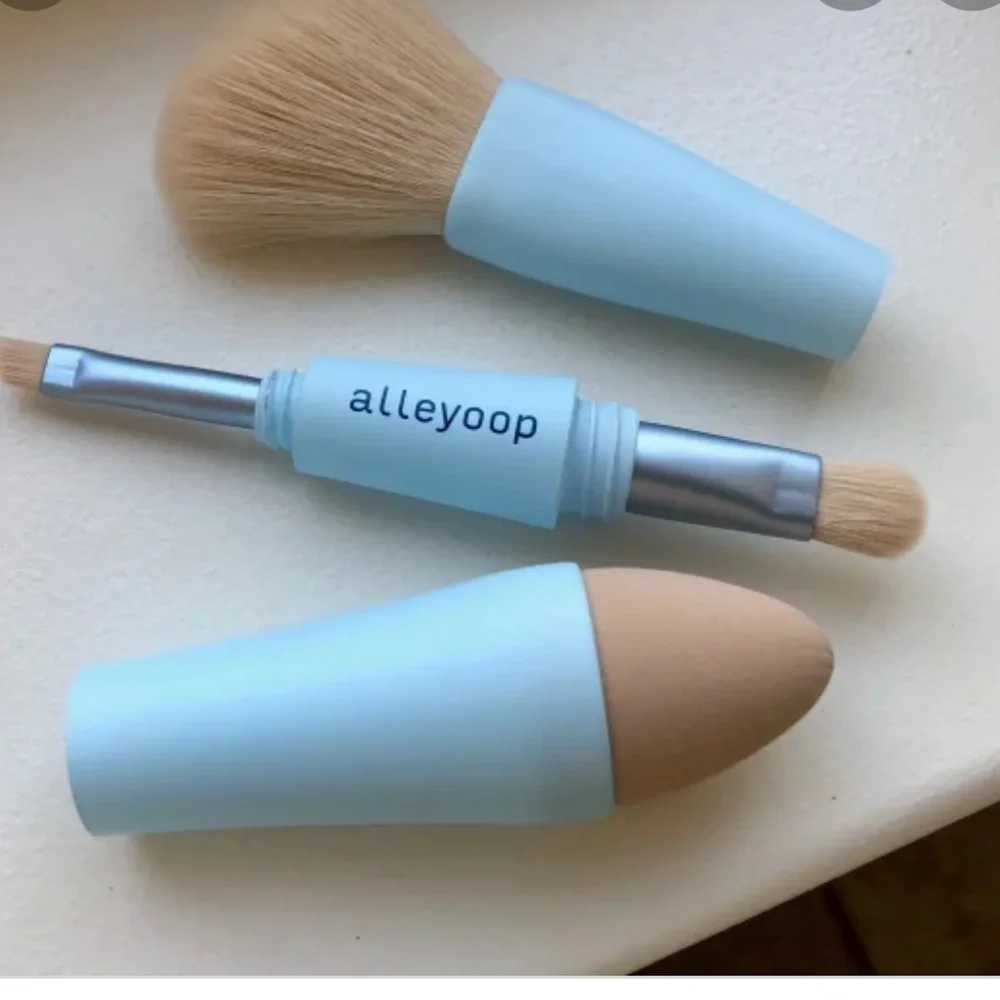 ALLEYOOP Multi-tasker 4 in 1 Makeup Brush